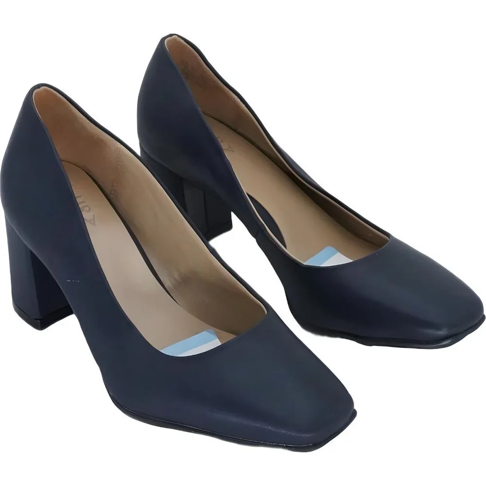 Naturalizer Navy Blue Heels 7 - Picture 4 of 6